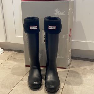 Hunter Tall Black Matte Boots with Fleece Socks size 8